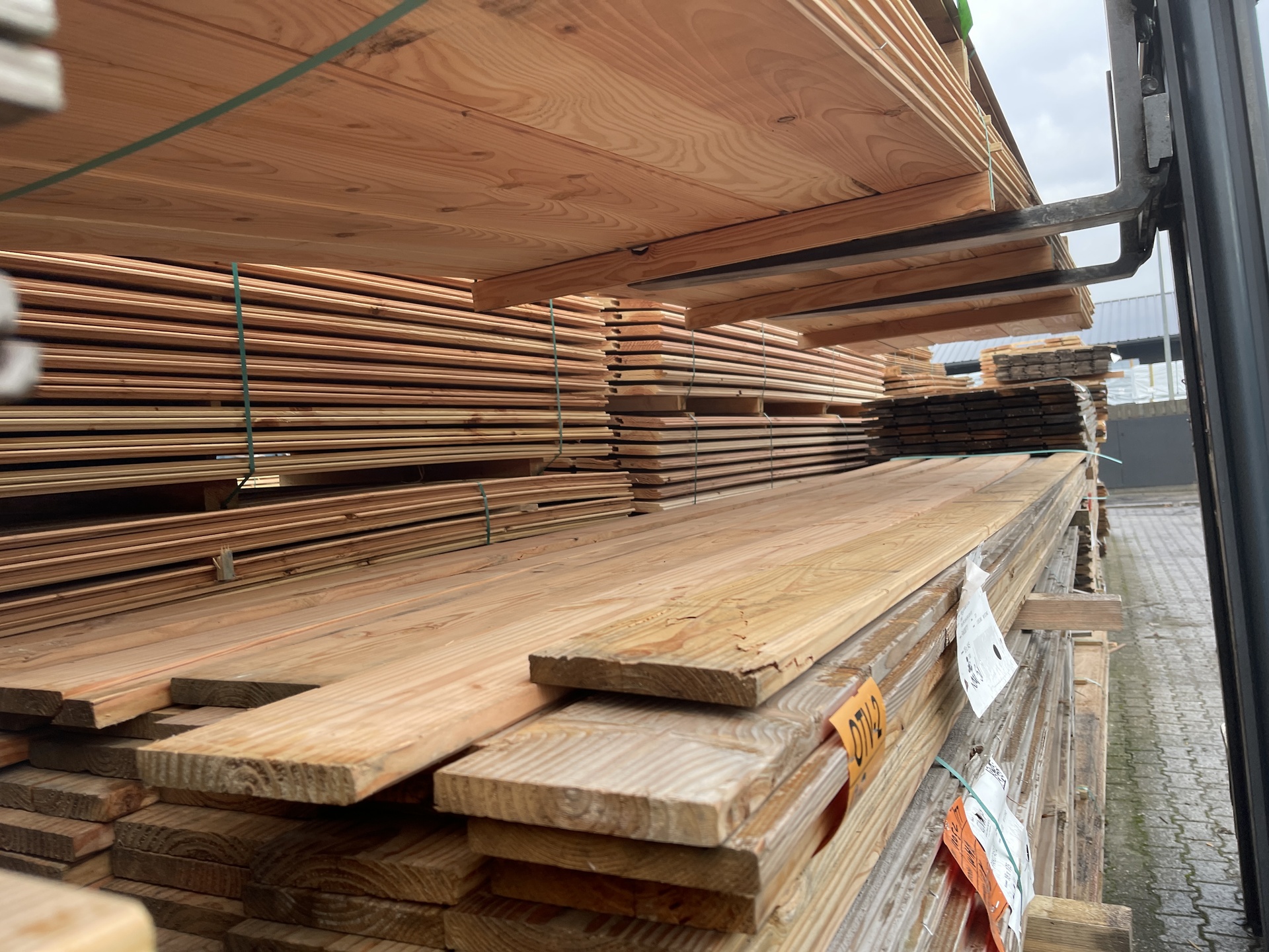 Ca. 54x Douglas Planken Geschaafd, 18x145mm, lengte 500cm